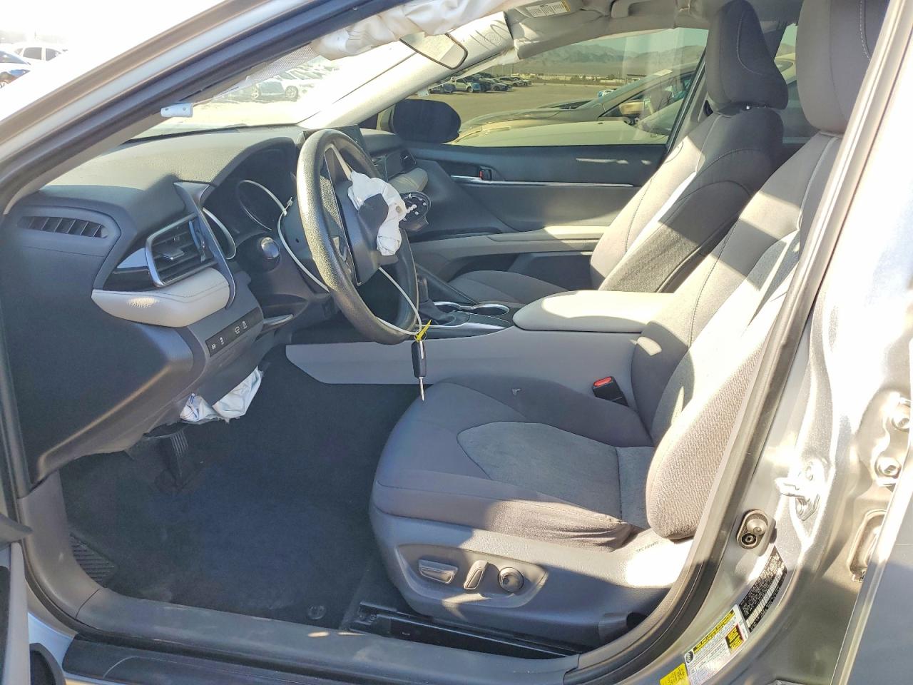 2021 TOYOTA CAMRY LE photo 7