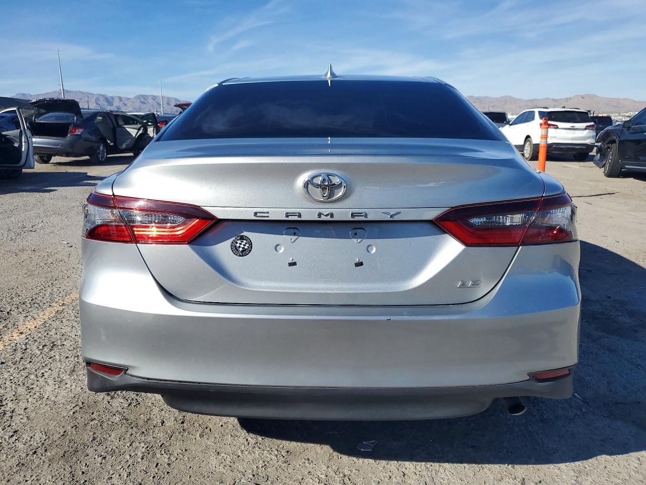 2021 TOYOTA CAMRY LE photo 6