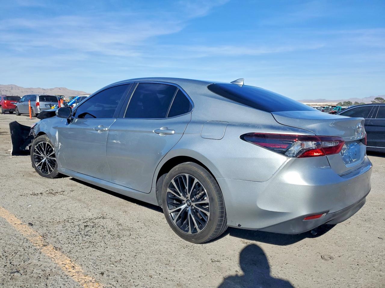 2021 TOYOTA CAMRY LE photo 2