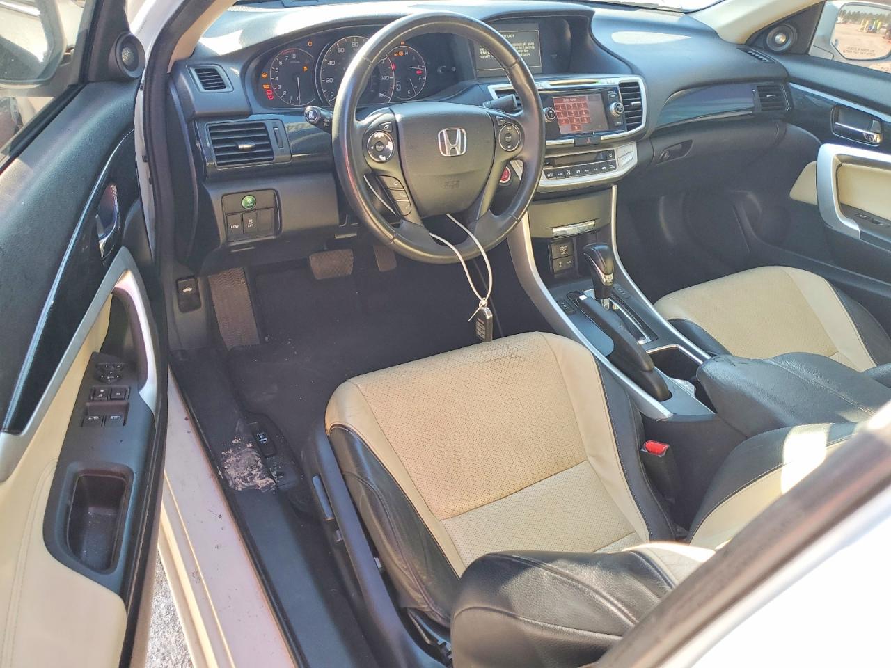 2013 HONDA ACCORD photo 8