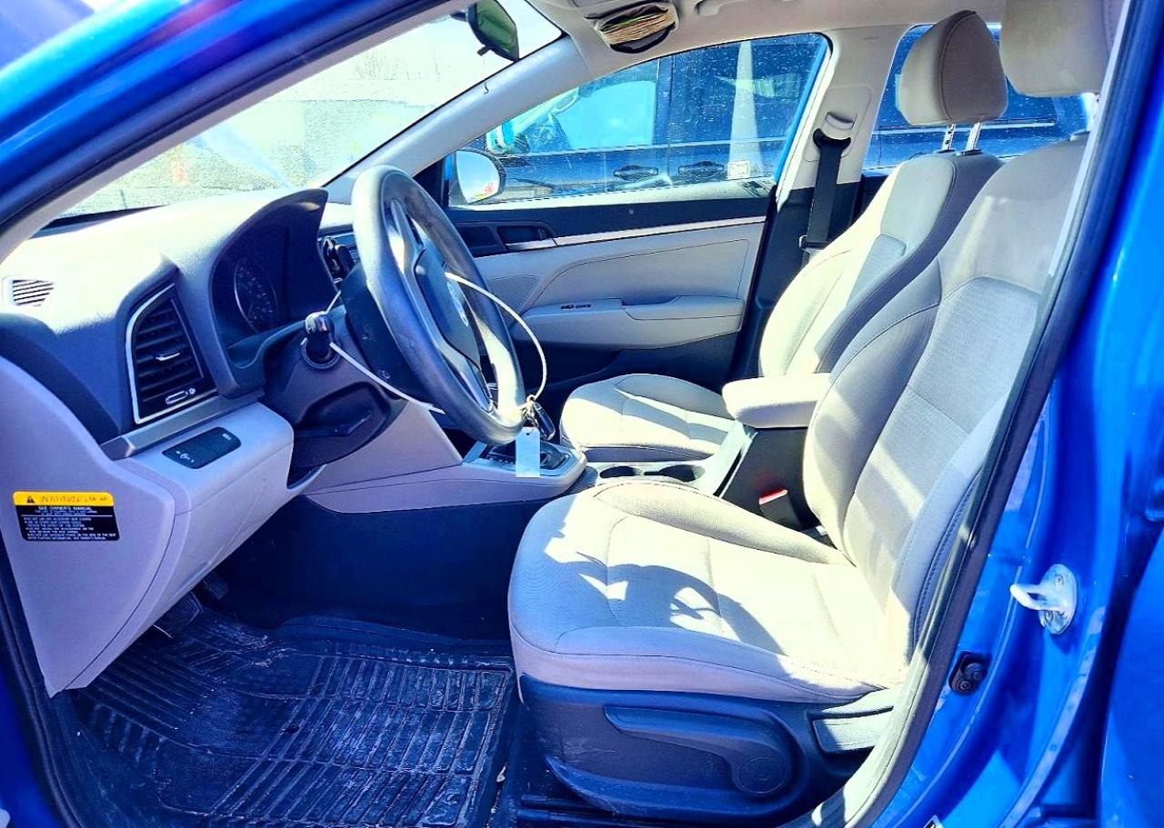 2017 HYUNDAI ELANTRA SE photo 13