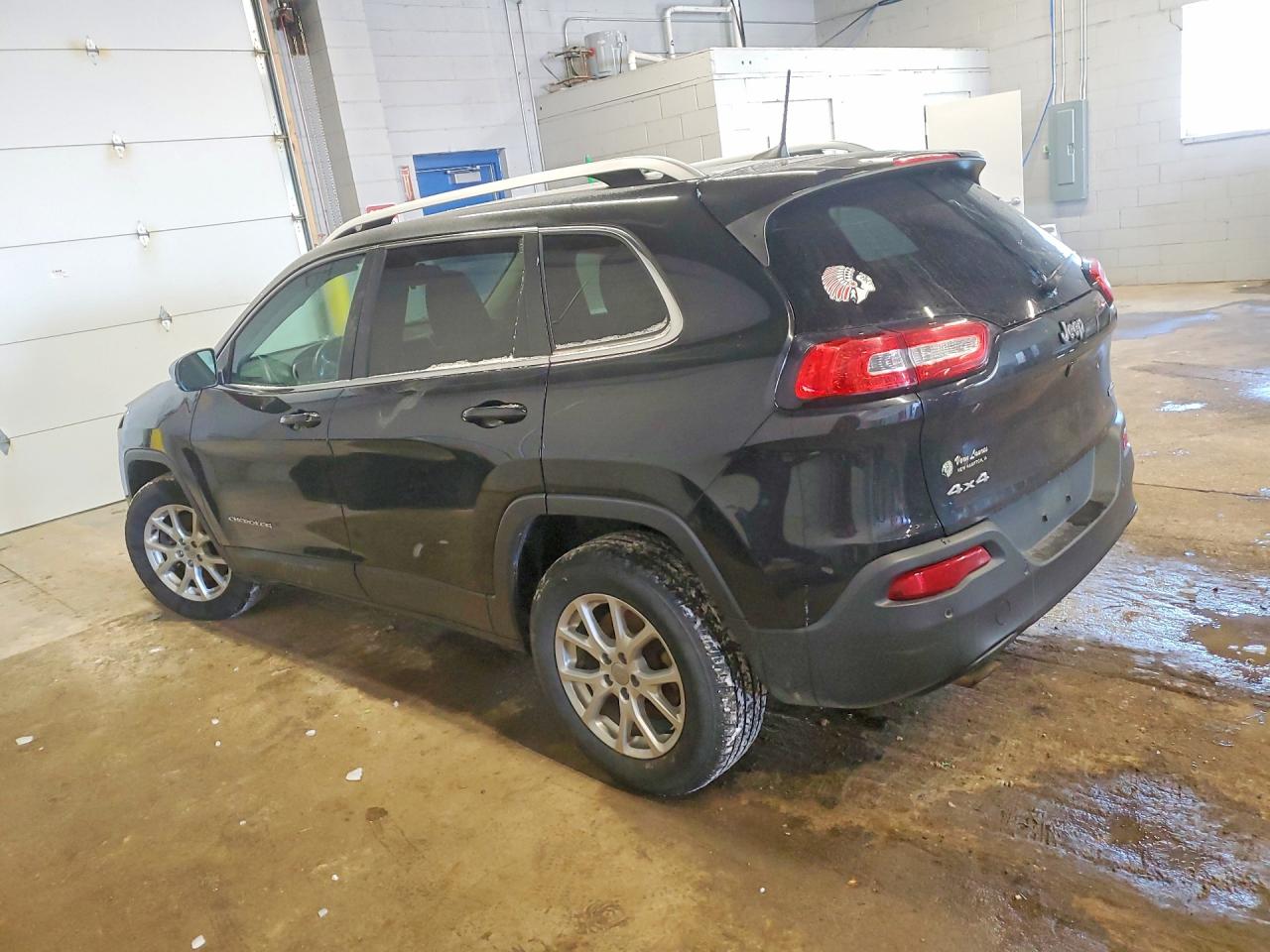 2016 JEEP CHEROKEE LATITUDE photo 2