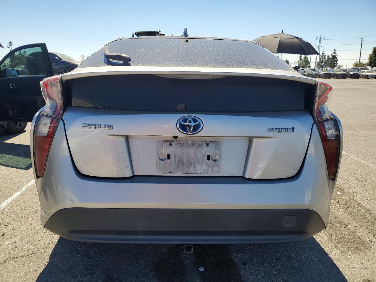 2016 TOYOTA PRIUS TWO photo 16