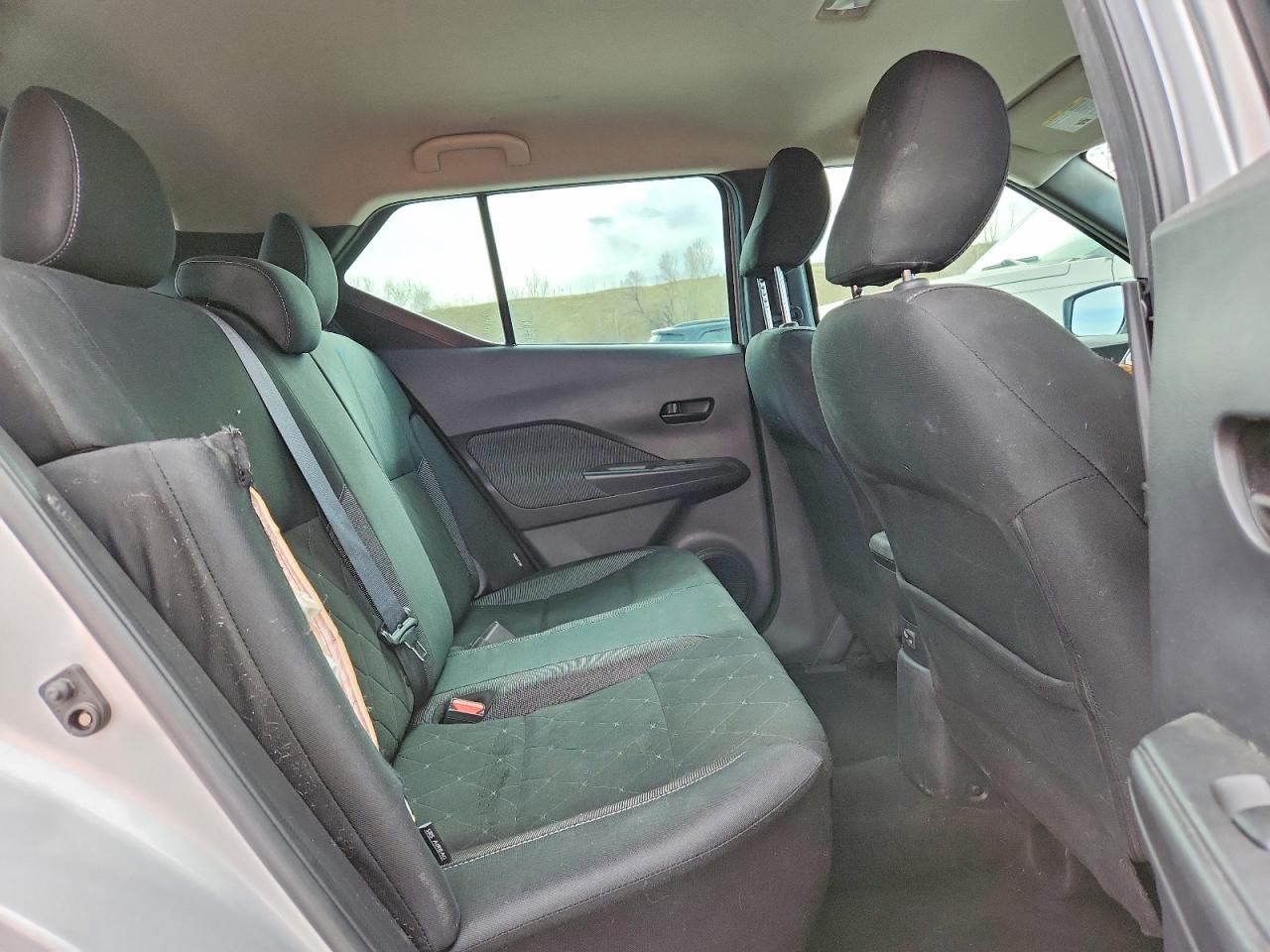 2020 NISSAN KICKS S photo 21