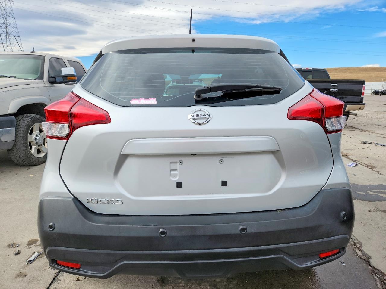 2020 NISSAN KICKS S photo 11
