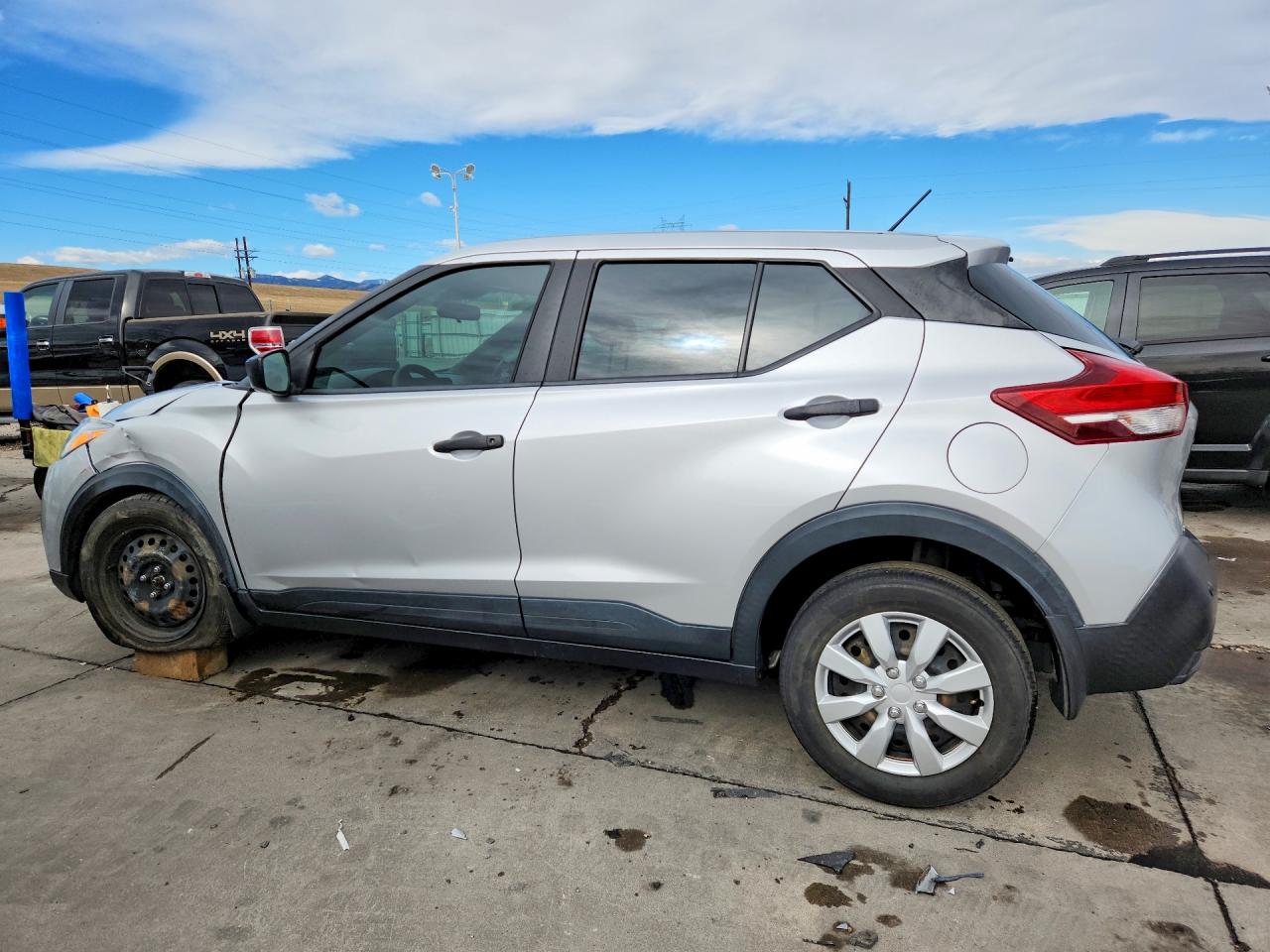 2020 NISSAN KICKS S photo 3