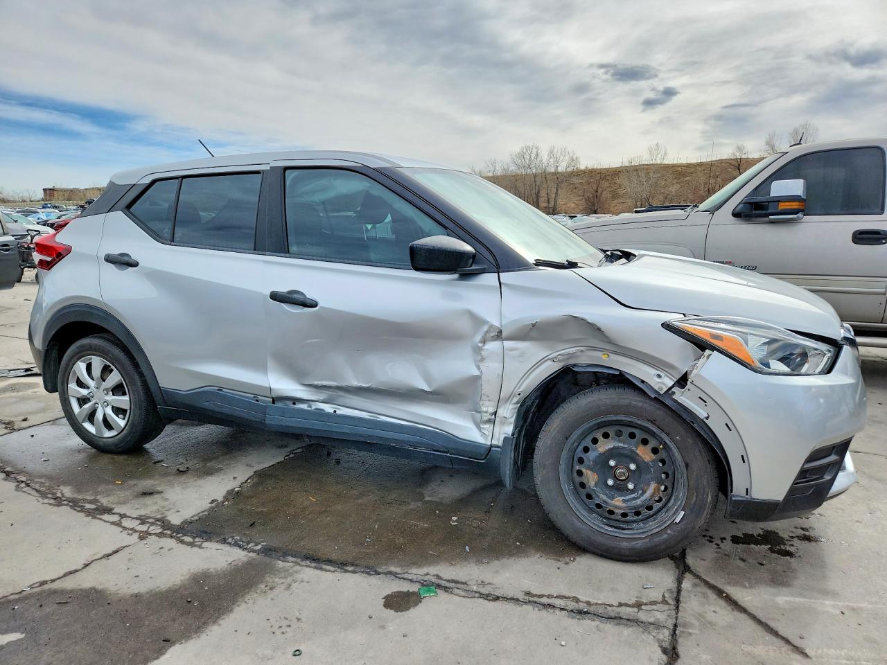 2020 NISSAN KICKS S photo 7