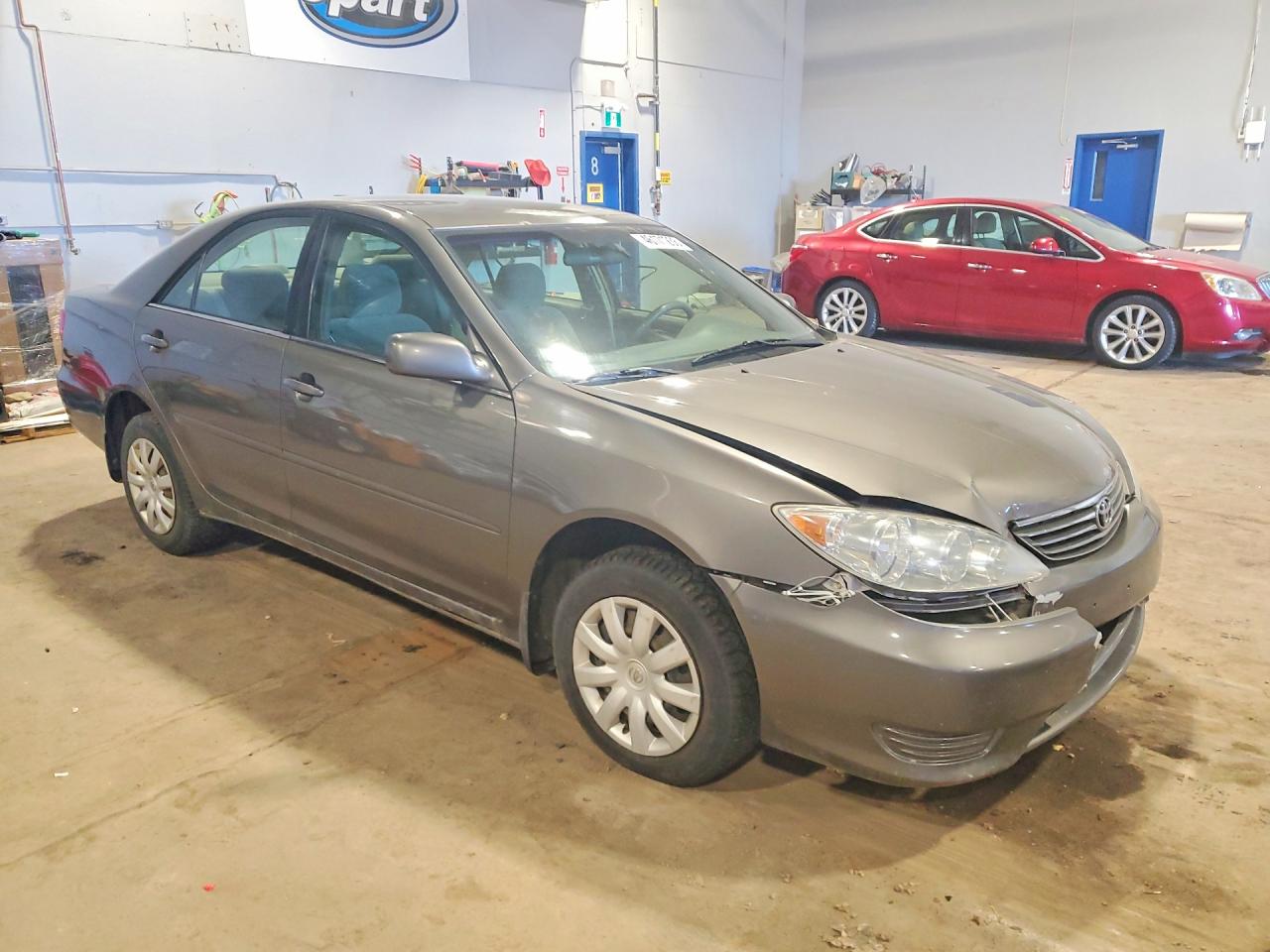 2005 TOYOTA CAMRY photo 7