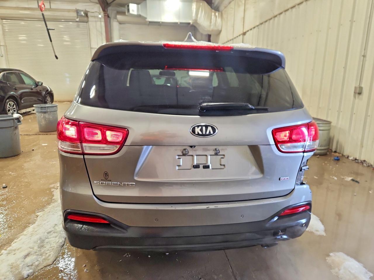2016 KIA SORENTO LX photo 11