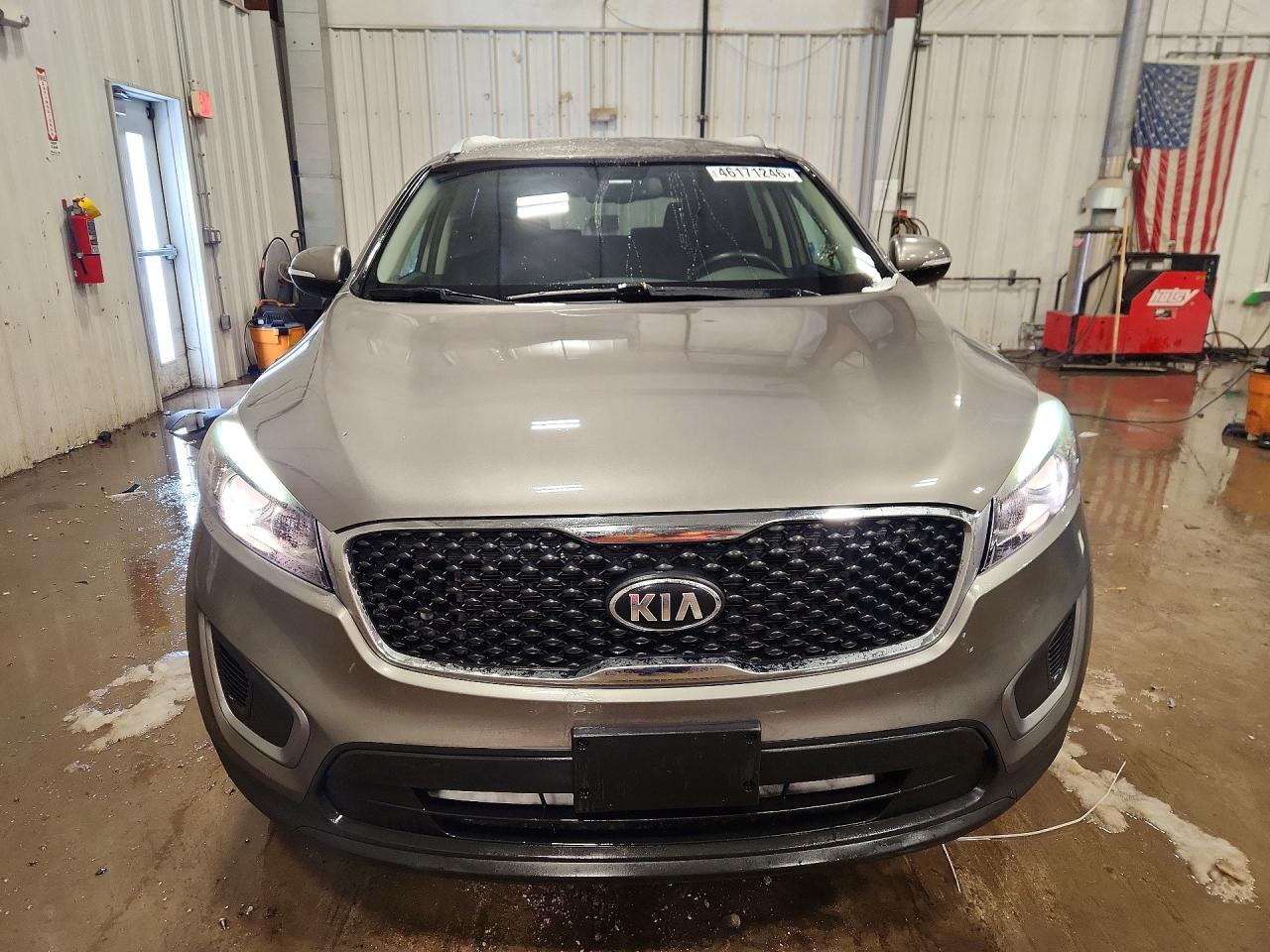 2016 KIA SORENTO LX photo 9