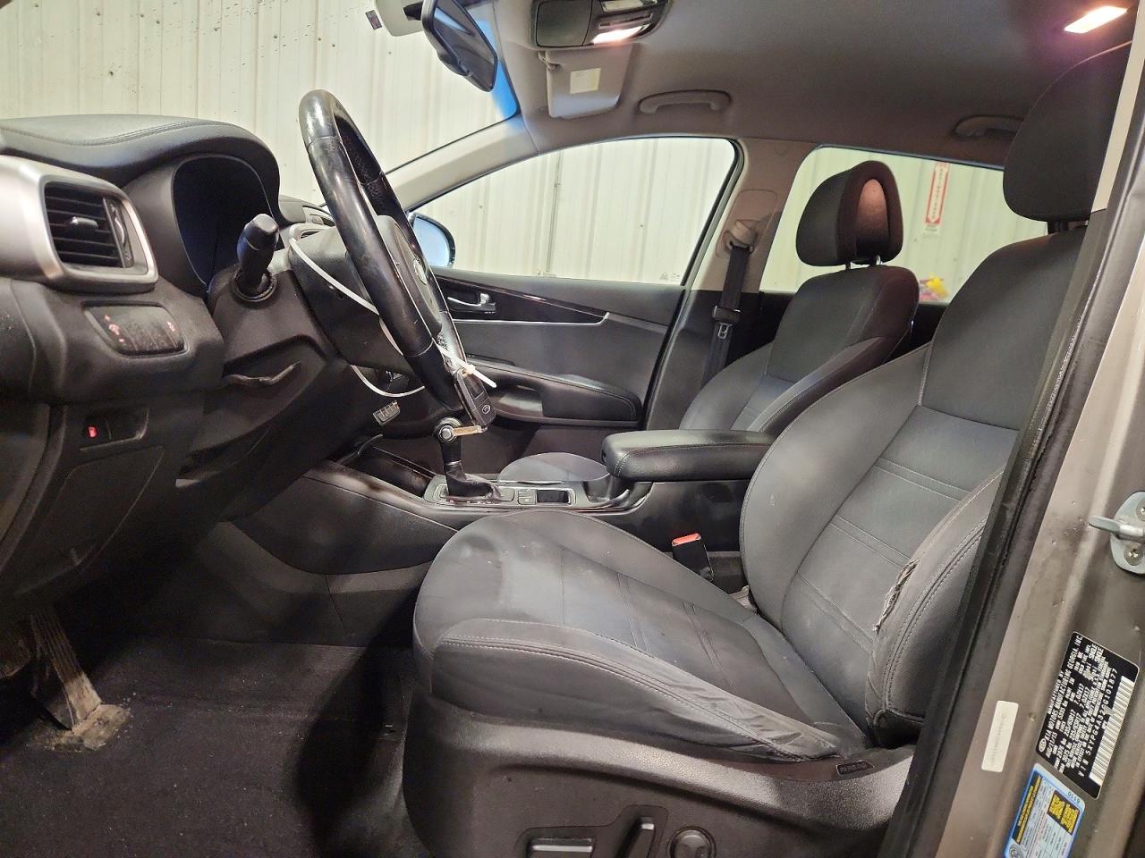2016 KIA SORENTO LX photo 13