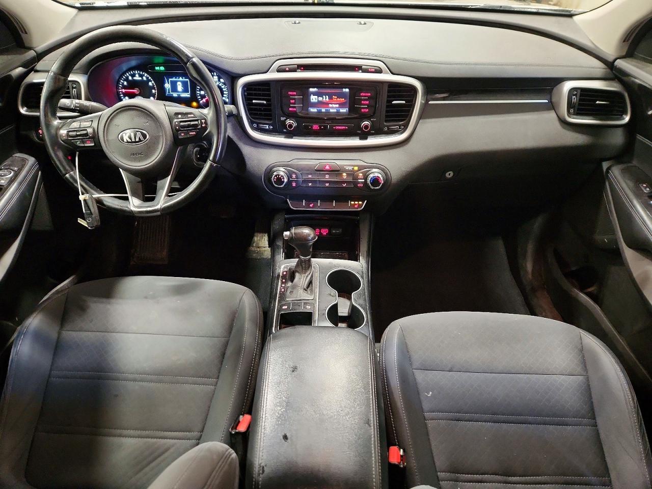 2016 KIA SORENTO LX photo 15