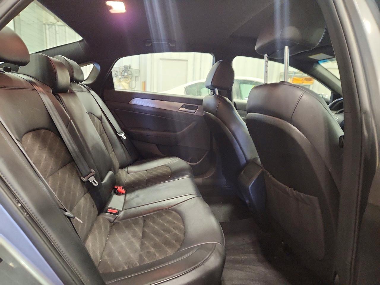 2018 HYUNDAI SONATA SPORT photo 19
