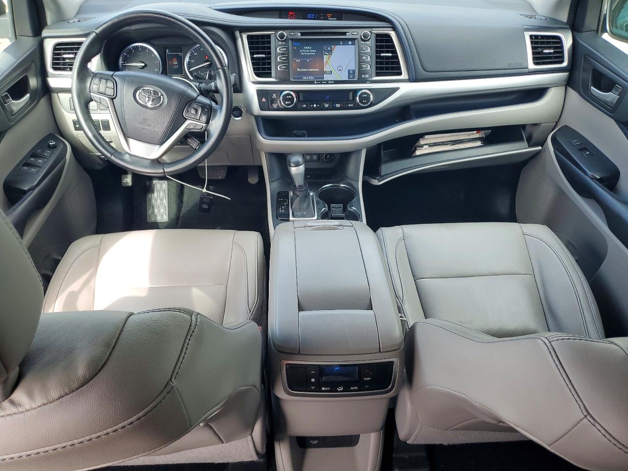 2017 TOYOTA HIGHLANDER XLE photo 8