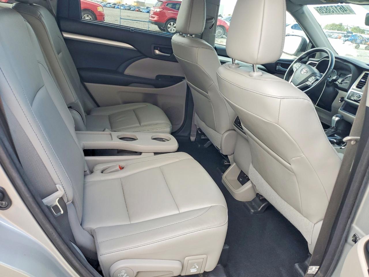 2017 TOYOTA HIGHLANDER XLE photo 11