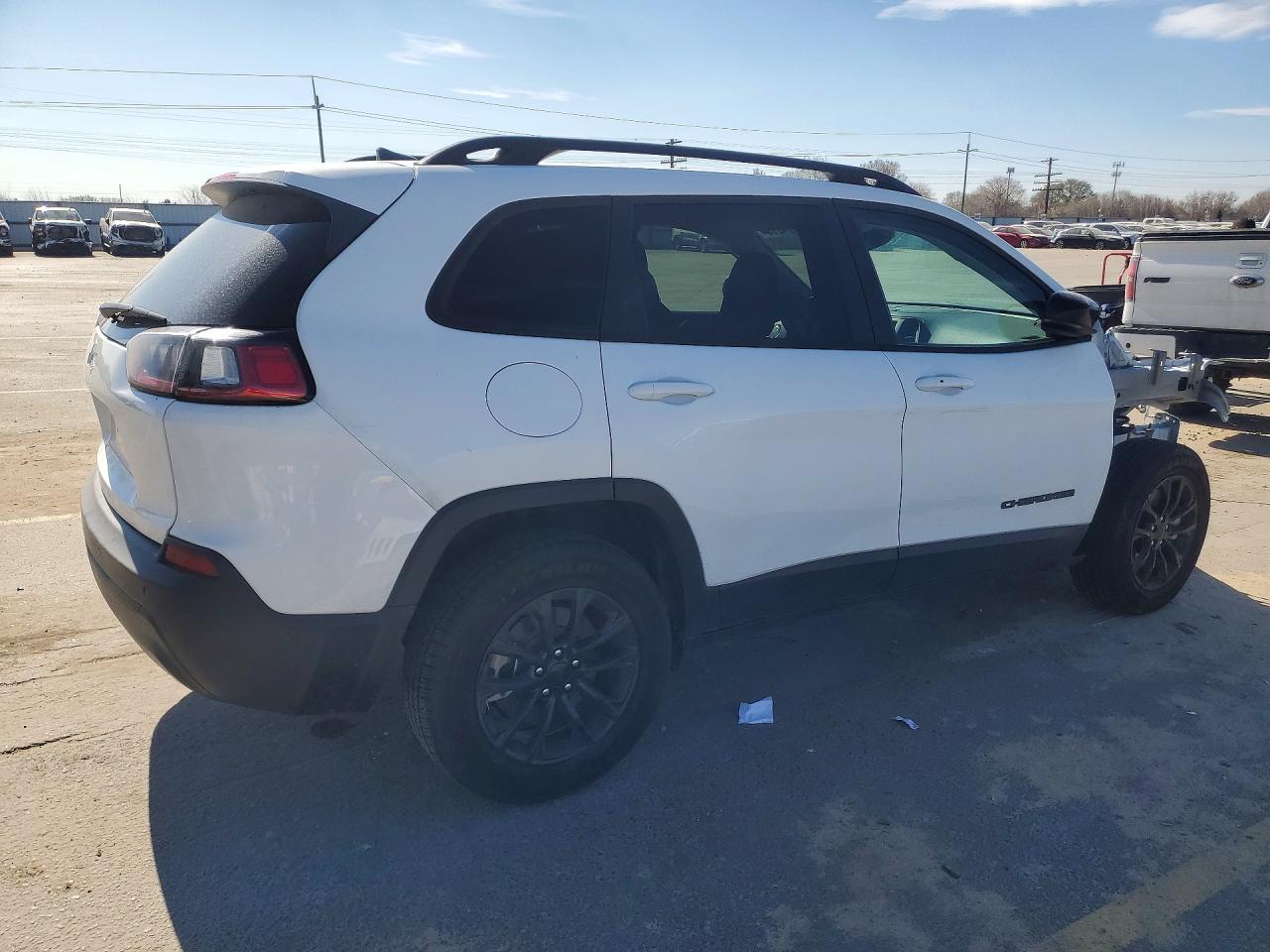 2023 JEEP CHEROKEE photo 3