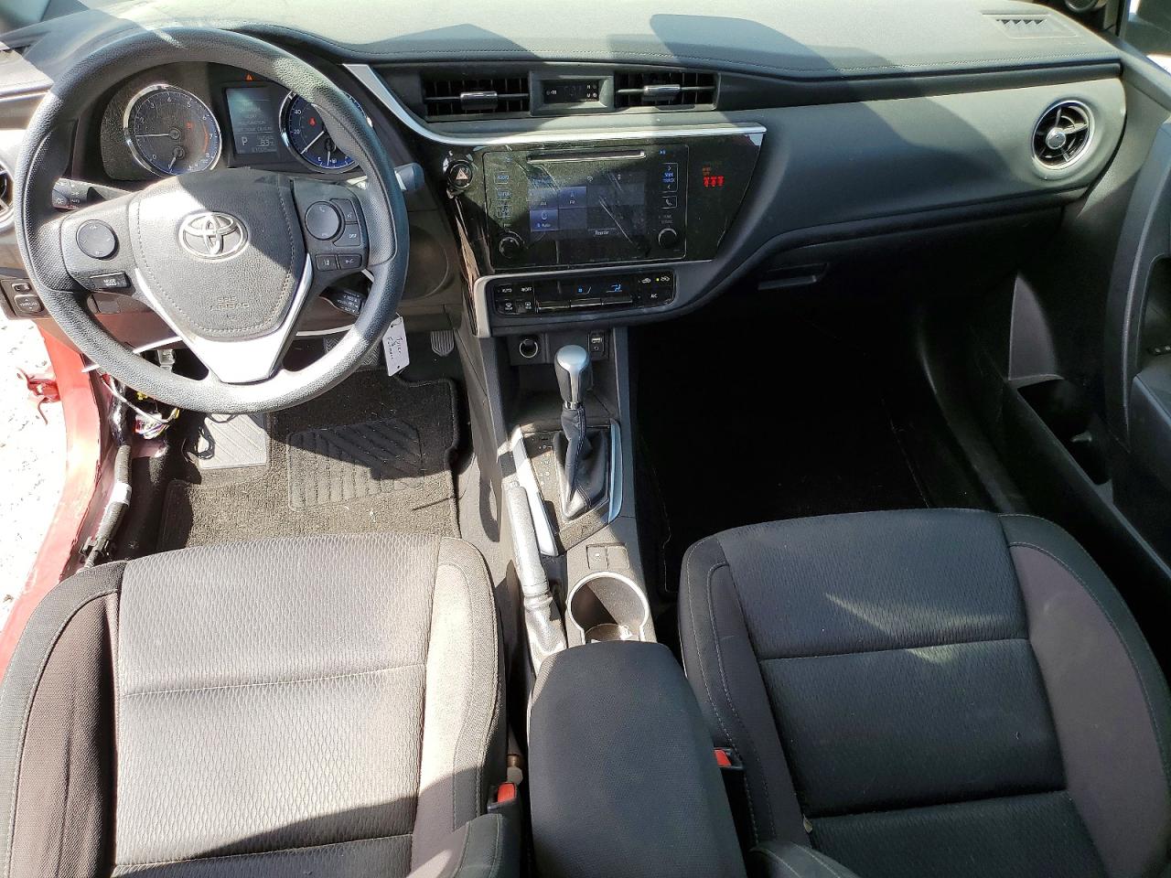 2018 TOYOTA COROLLA LE photo 15