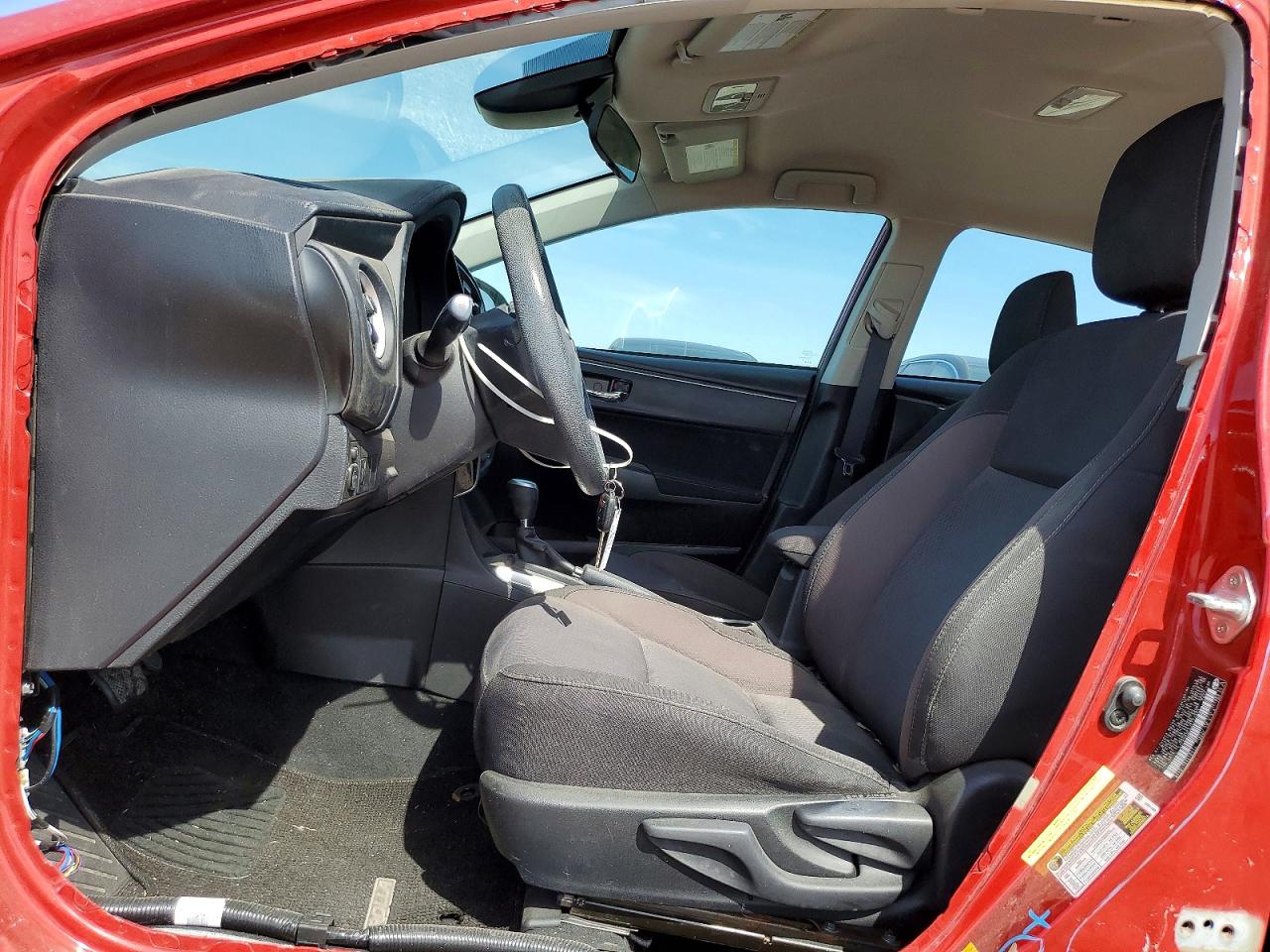 2018 TOYOTA COROLLA LE photo 13