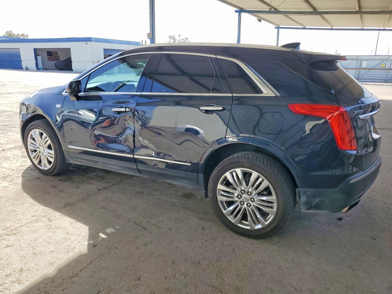 2017 CADILLAC XT5 PREMIUM LUXURY photo 4