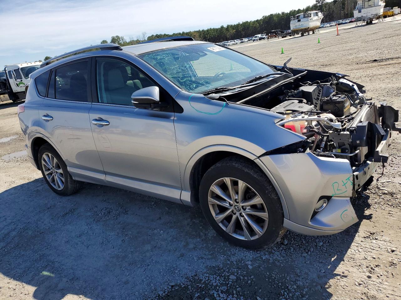 2017 TOYOTA RAV4 PLATINUM photo 4