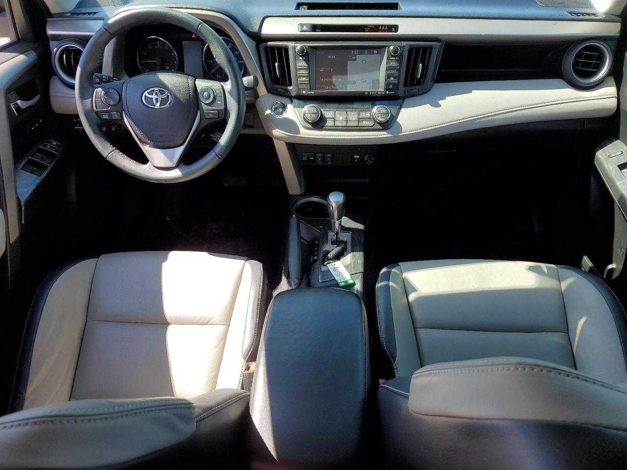 2017 TOYOTA RAV4 PLATINUM photo 8
