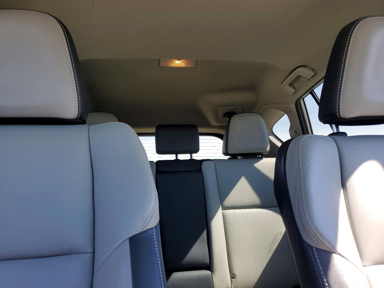 2017 TOYOTA RAV4 PLATINUM photo 10