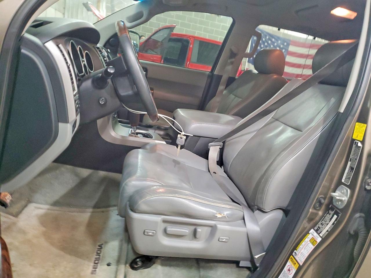 2010 TOYOTA SEQUOIA PLATINUM photo 13