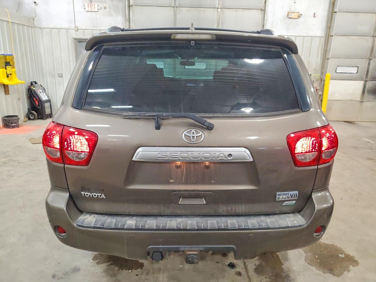 2010 TOYOTA SEQUOIA PLATINUM photo 11