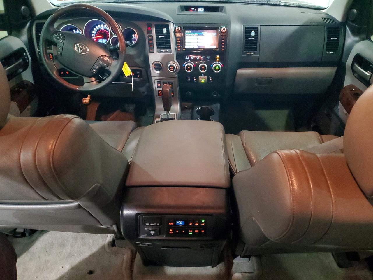 2010 TOYOTA SEQUOIA PLATINUM photo 15