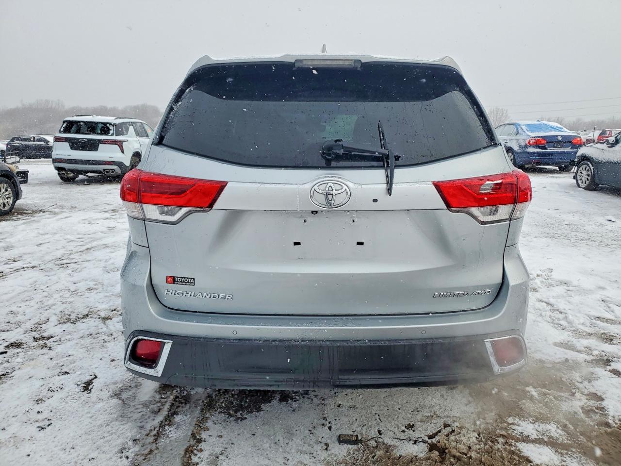 2018 TOYOTA HIGHLANDER LIMITED photo 16