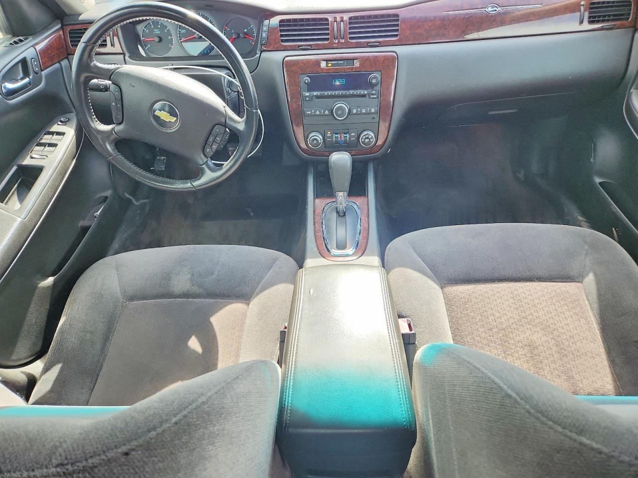 2010 CHEVROLET IMPALA LT photo 8