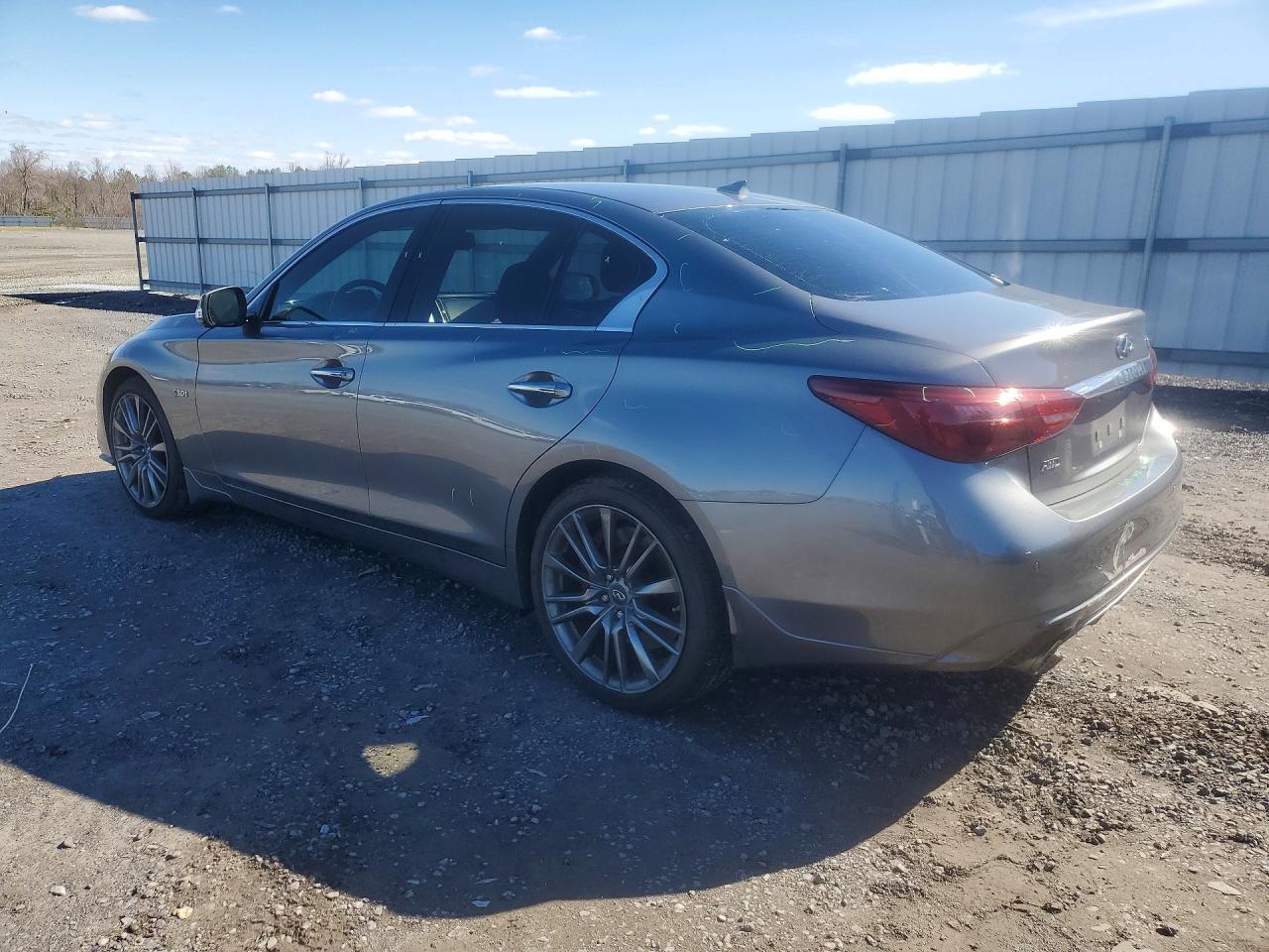 2018 INFINITI Q50 RED SPORT 400 photo 2