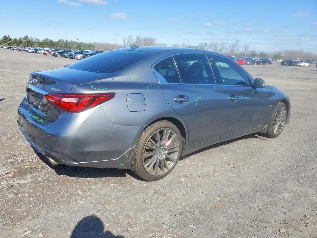 2018 INFINITI Q50 RED SPORT 400 photo 3