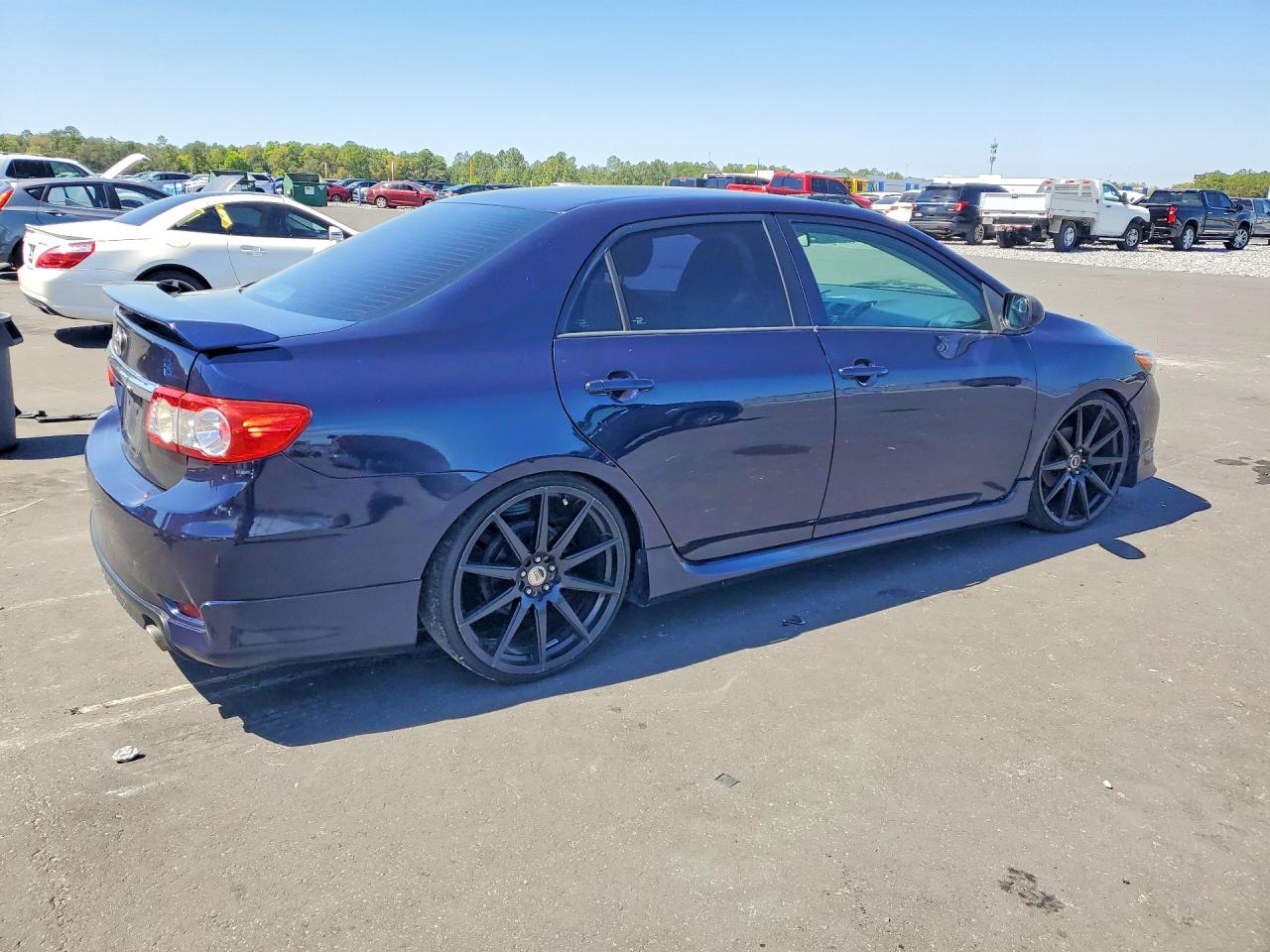 2011 TOYOTA COROLLA S photo 3