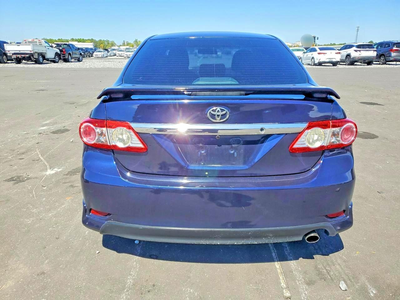 2011 TOYOTA COROLLA S photo 6