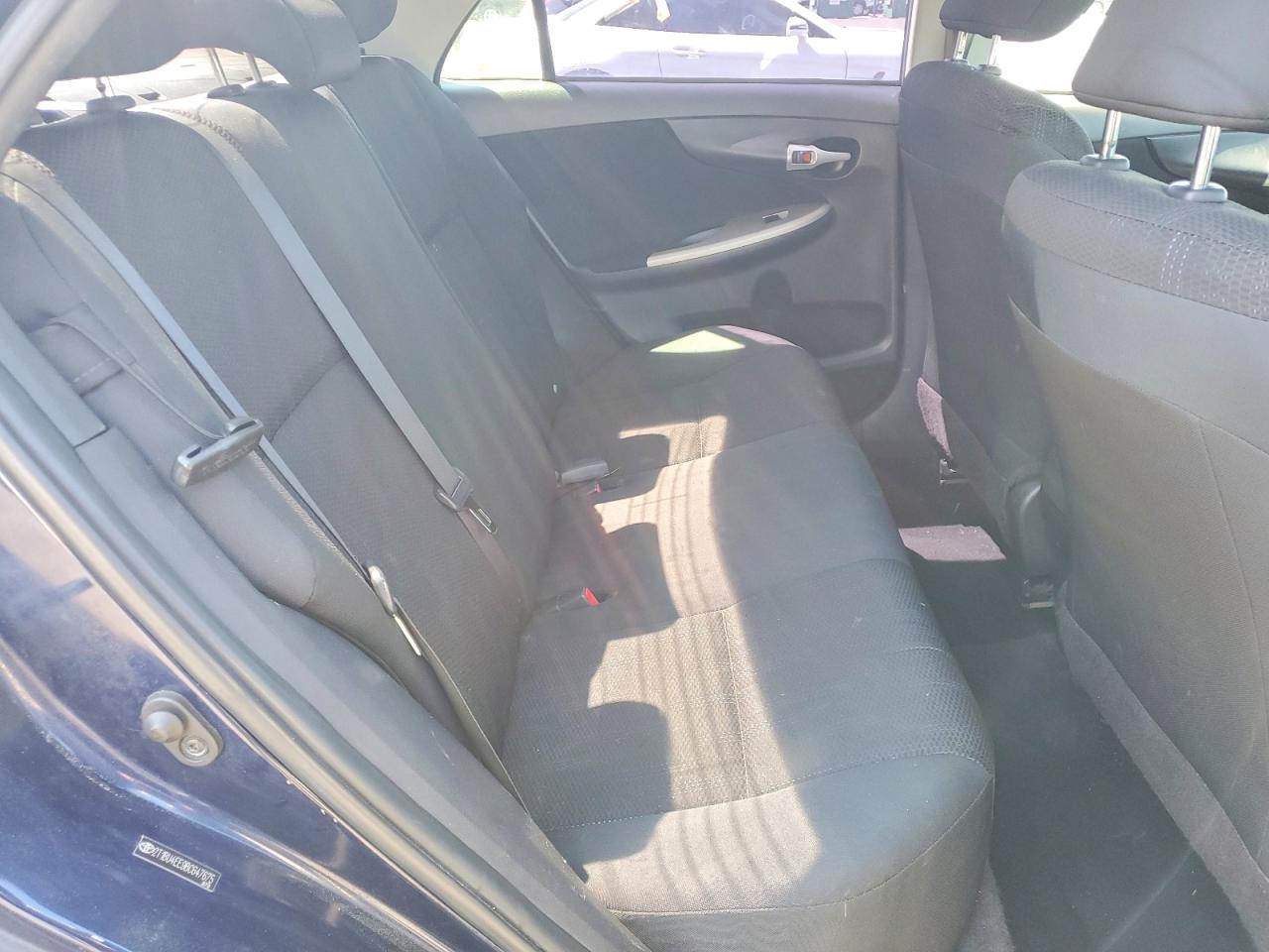 2011 TOYOTA COROLLA S photo 10