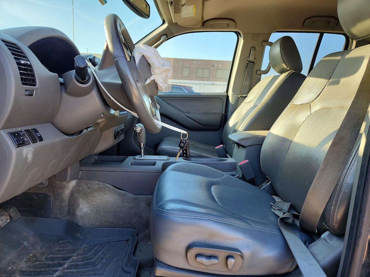 2011 NISSAN FRONTIER S photo 13