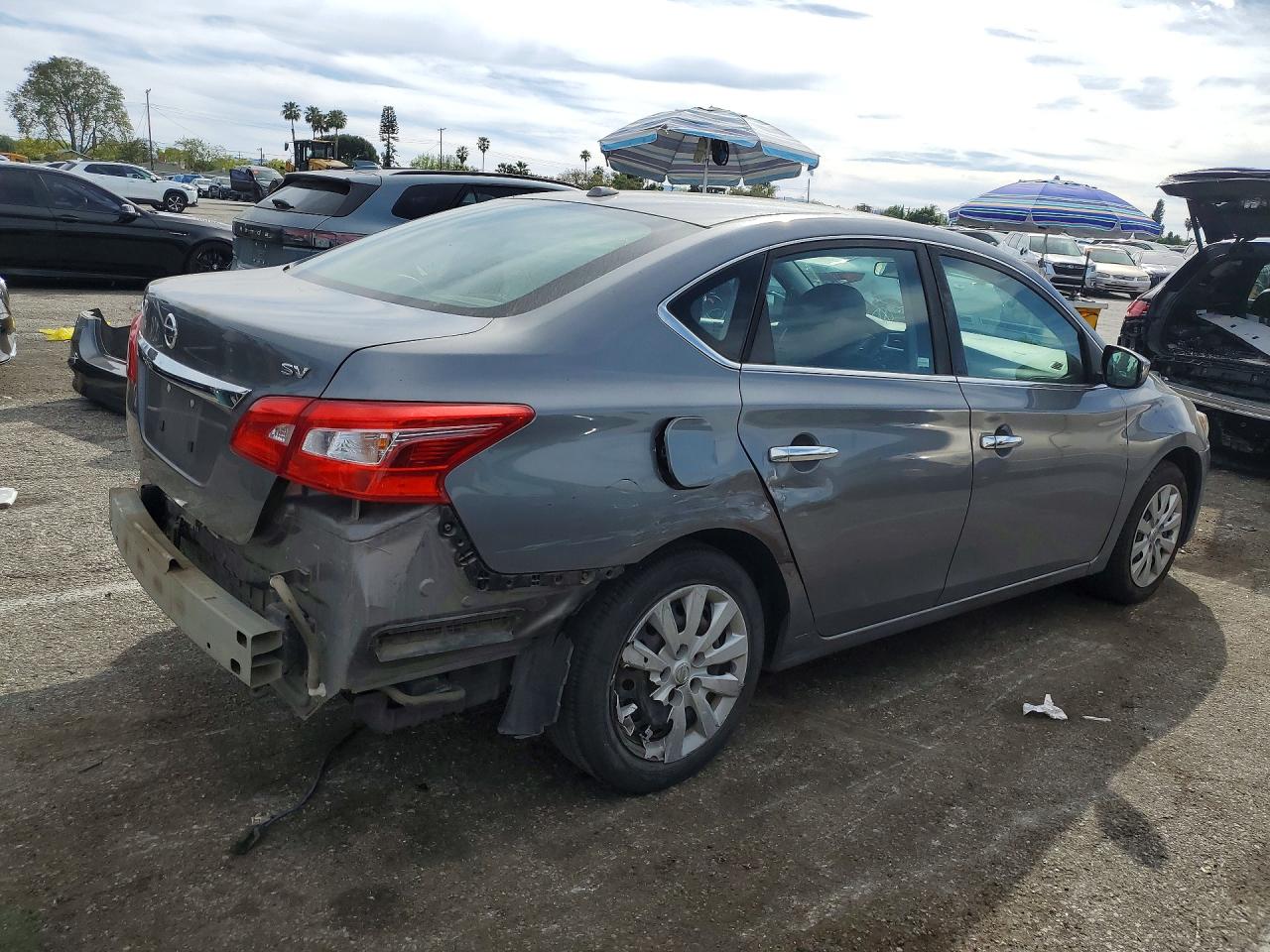 2017 NISSAN SENTRA SV photo 5