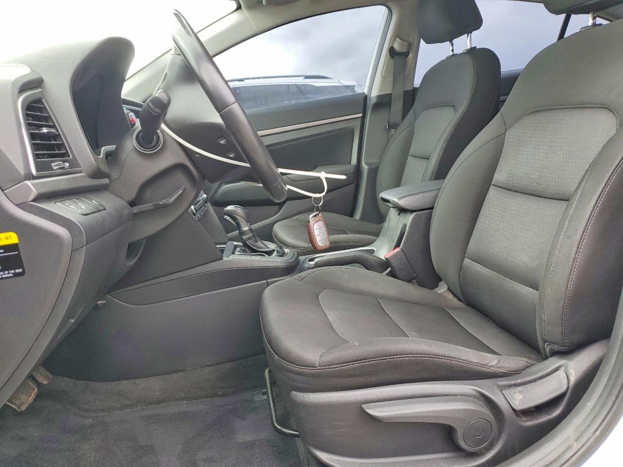 2018 HYUNDAI ELANTRA VALUE EDITION photo 19
