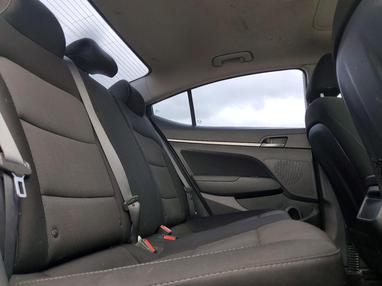 2018 HYUNDAI ELANTRA VALUE EDITION photo 28