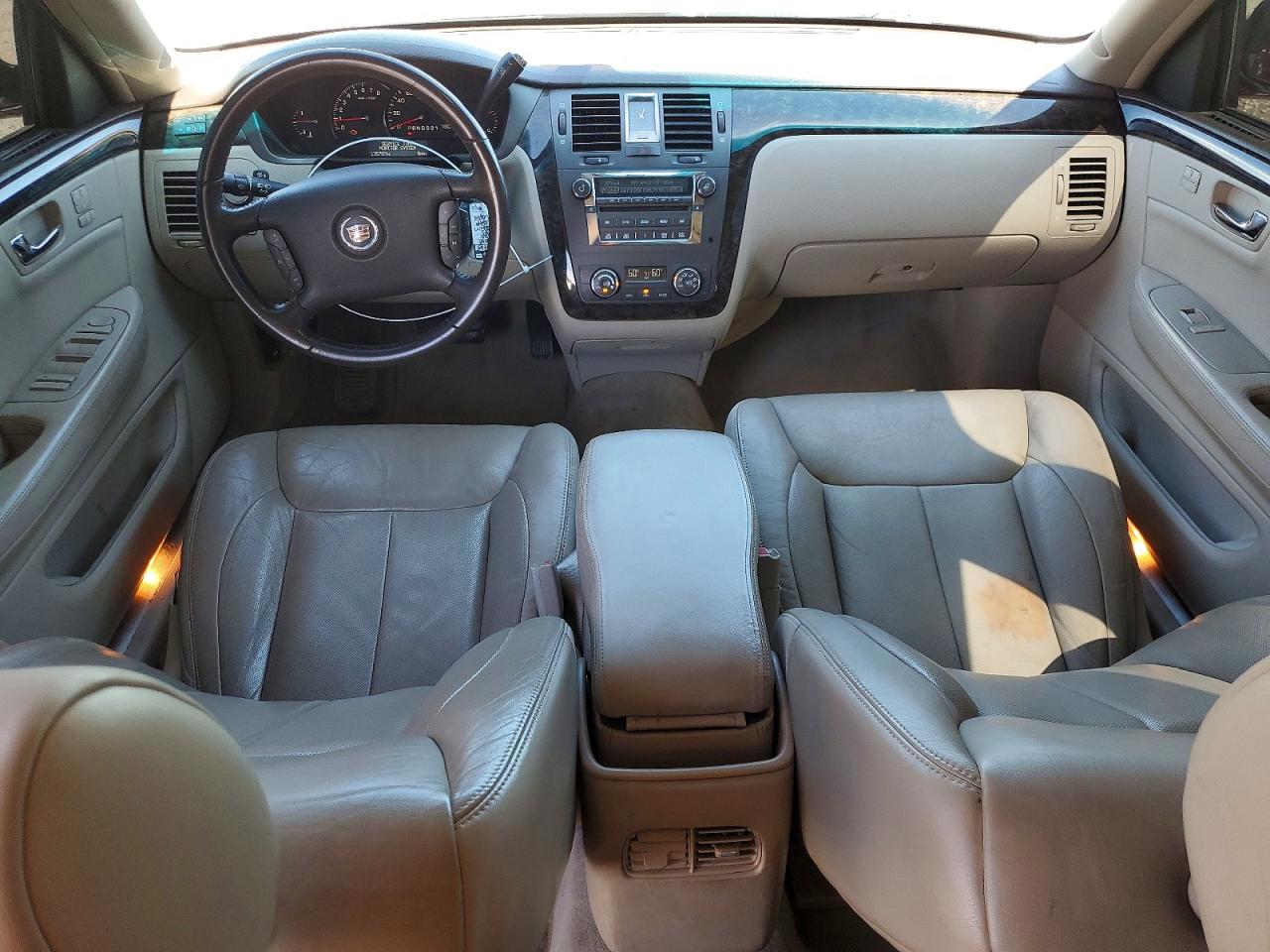 2008 CADILLAC DTS photo 15