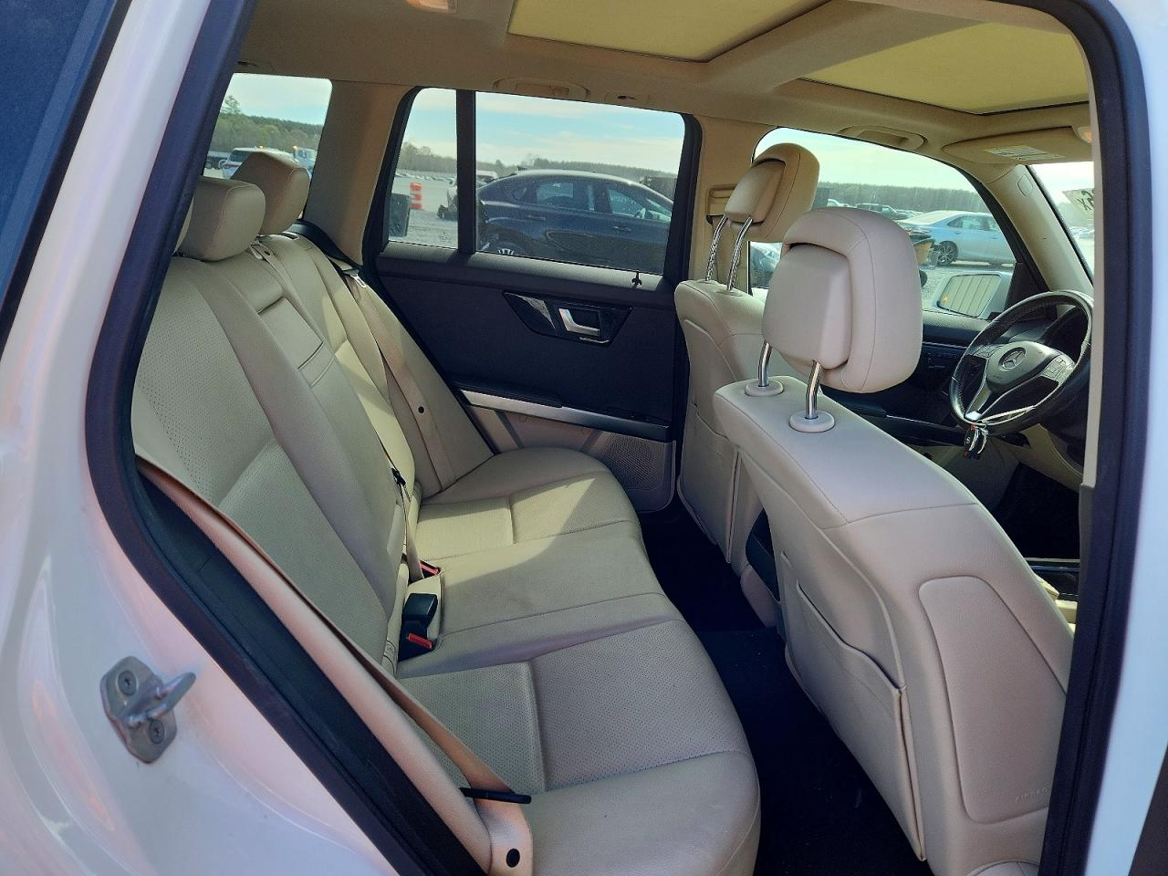 2015 MERCEDES-BENZ GLK 350 photo 19