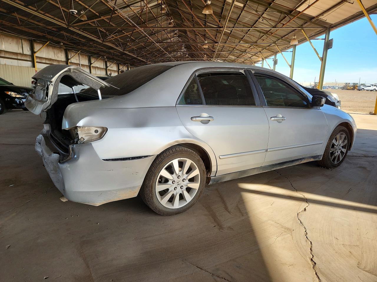 2003 HONDA ACCORD LX photo 5