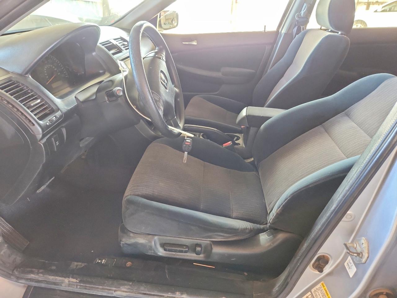 2003 HONDA ACCORD LX photo 13