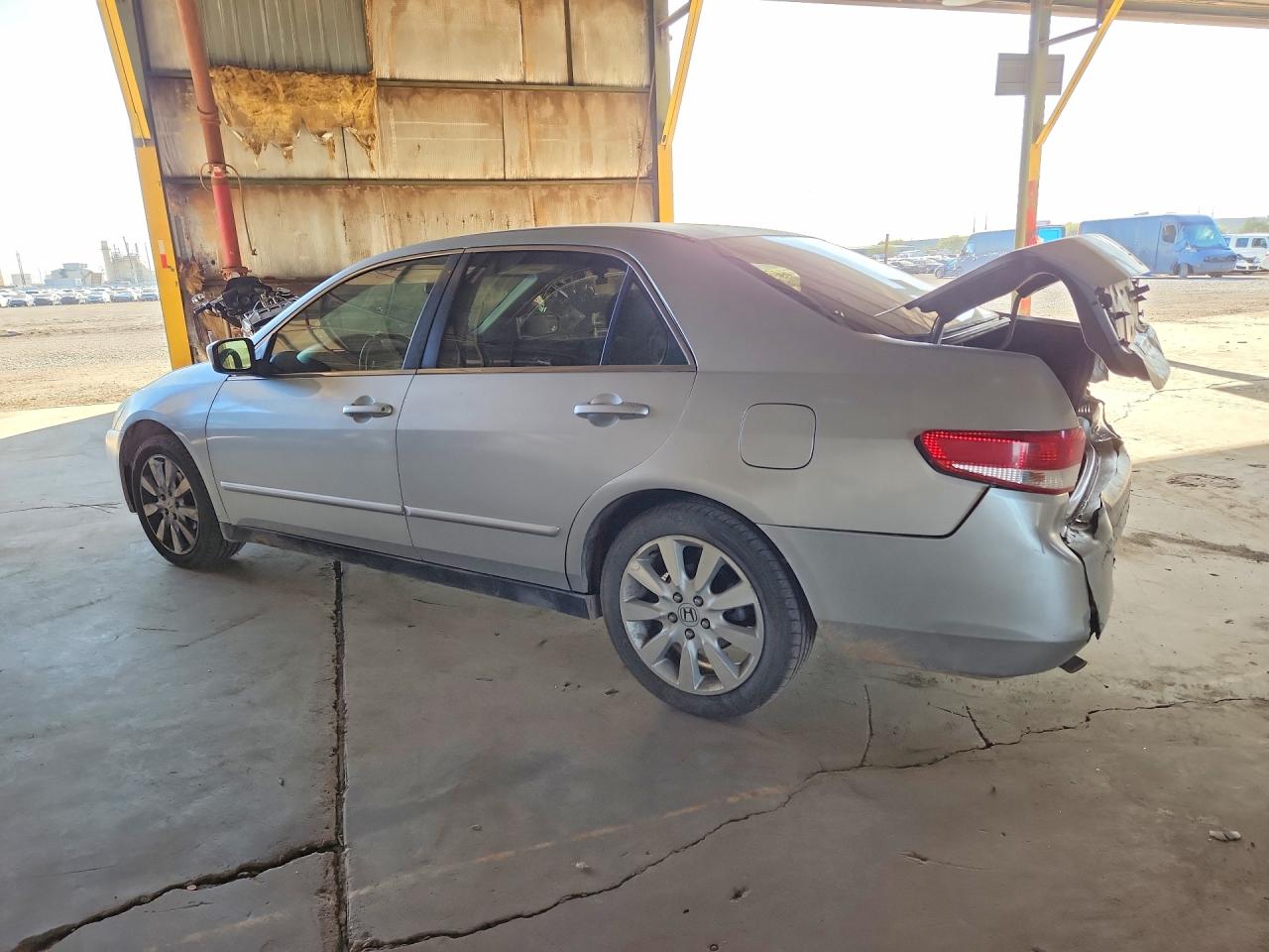 2003 HONDA ACCORD LX photo 3