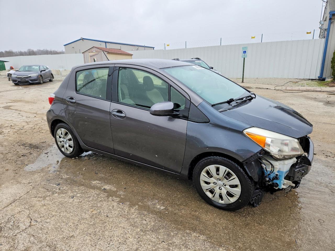 2012 TOYOTA YARIS 5-DOOR L photo 7