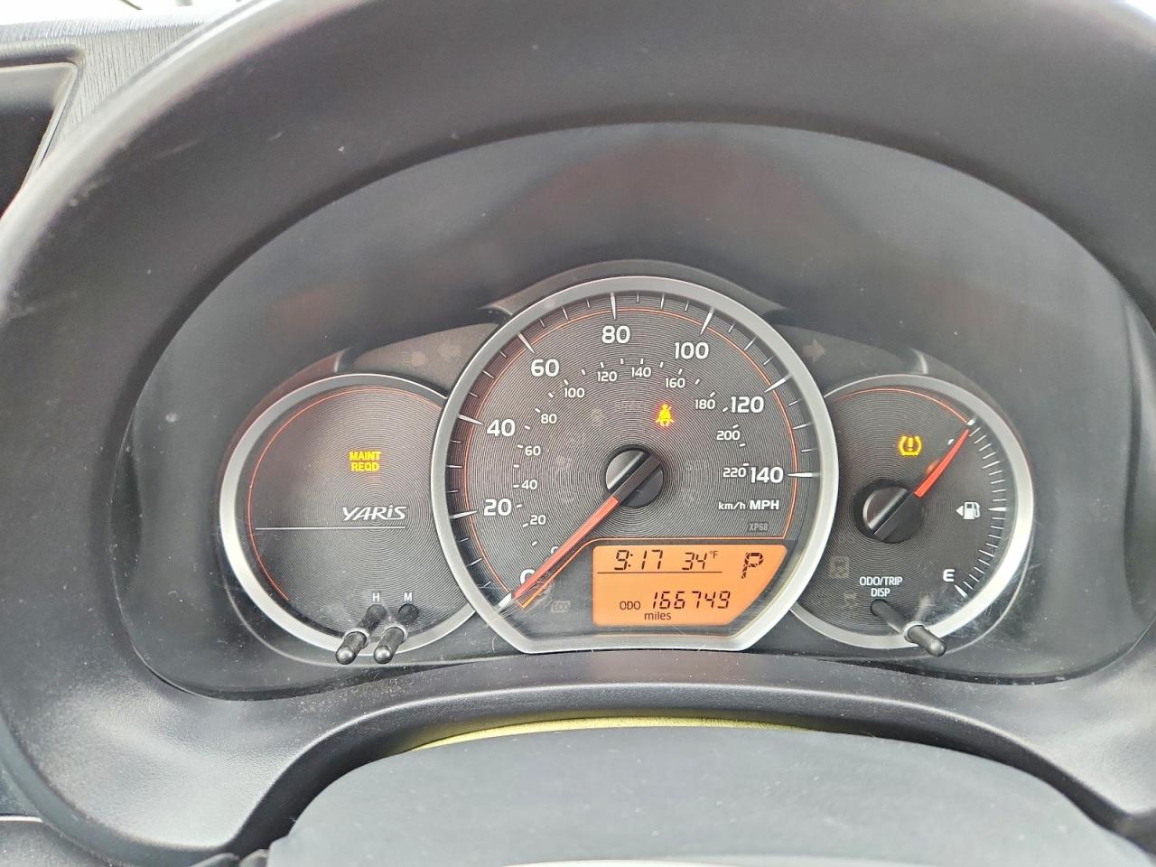 2012 TOYOTA YARIS 5-DOOR L photo 17