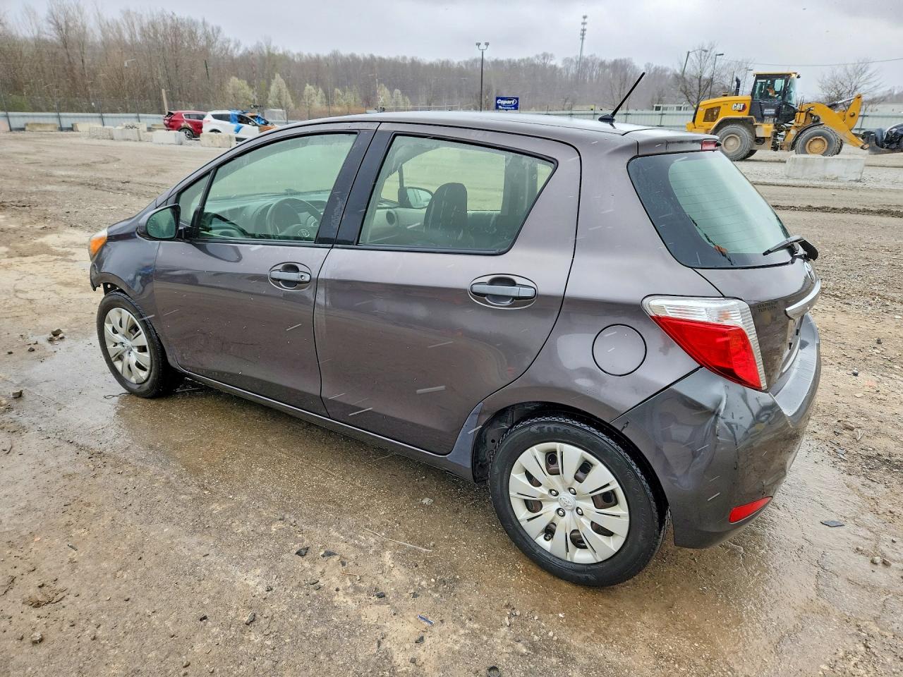 2012 TOYOTA YARIS 5-DOOR L photo 3