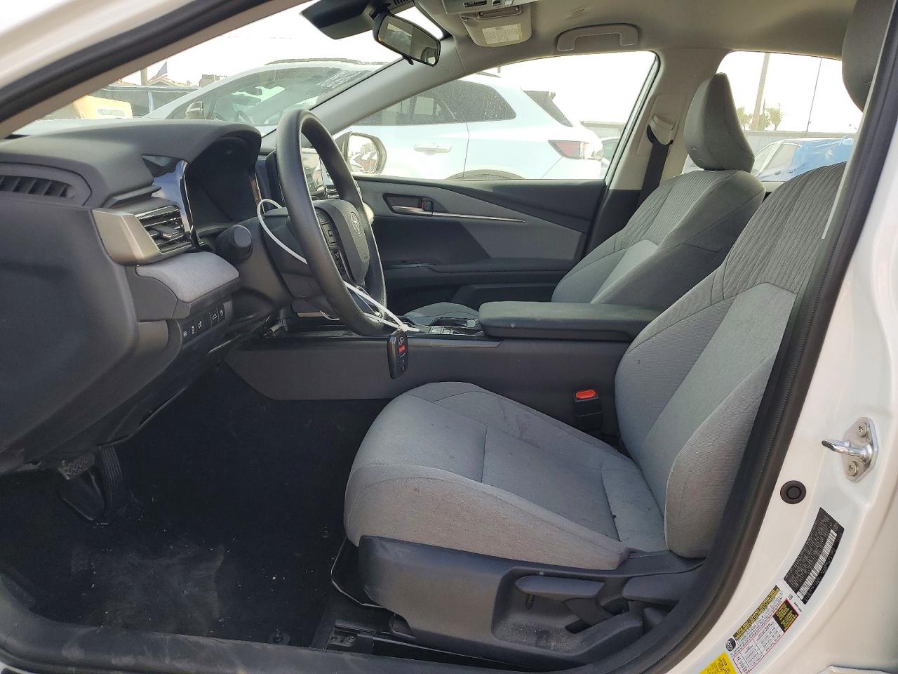 2026 TOYOTA CAMRY LE photo 25