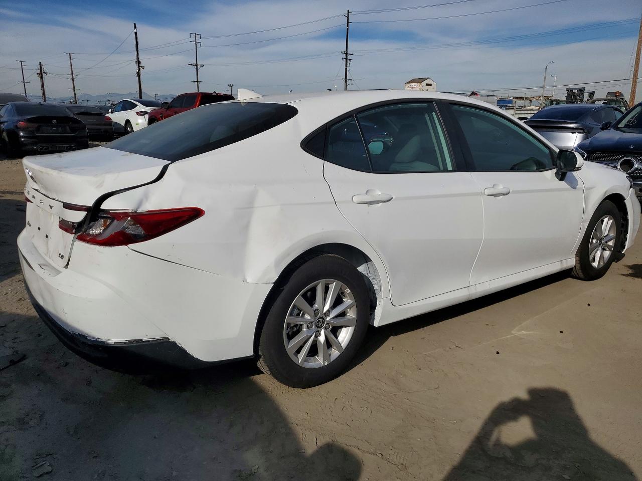 2026 TOYOTA CAMRY LE photo 9